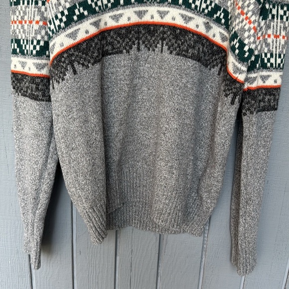 American Eagle Gray NWT Patterned Men's Sweater M - Picture 5 of 8